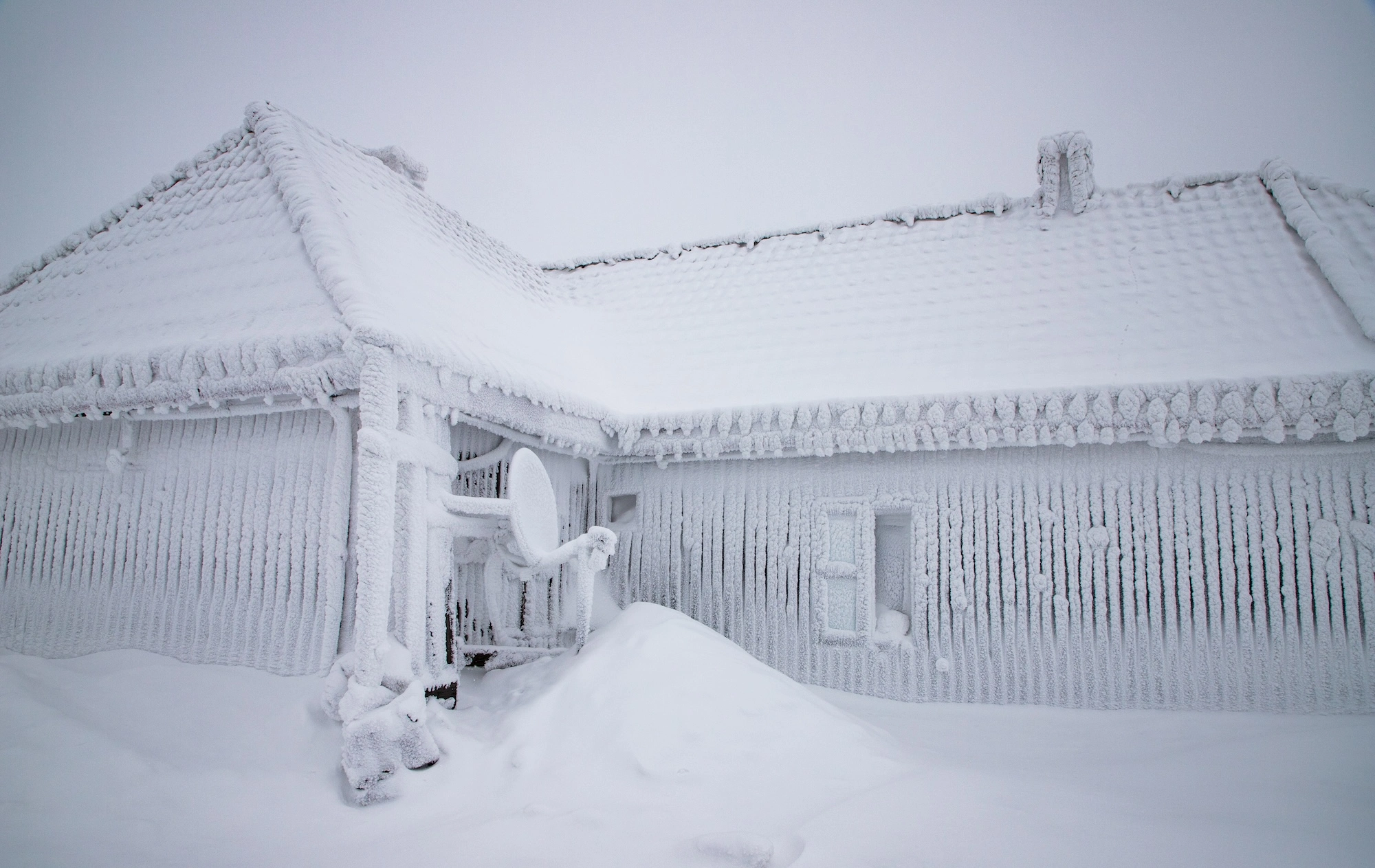 snowed in home
